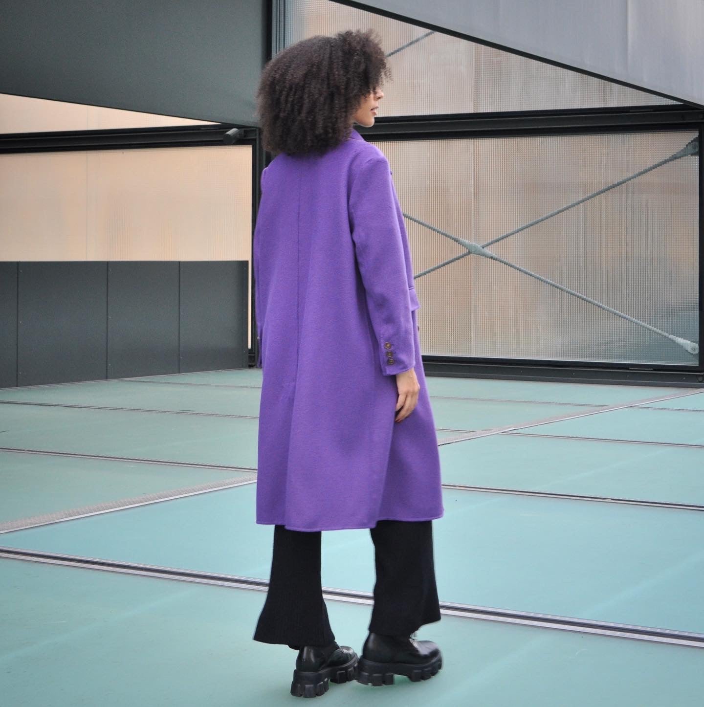 MANTEAU À ÉPAULES MAUVE